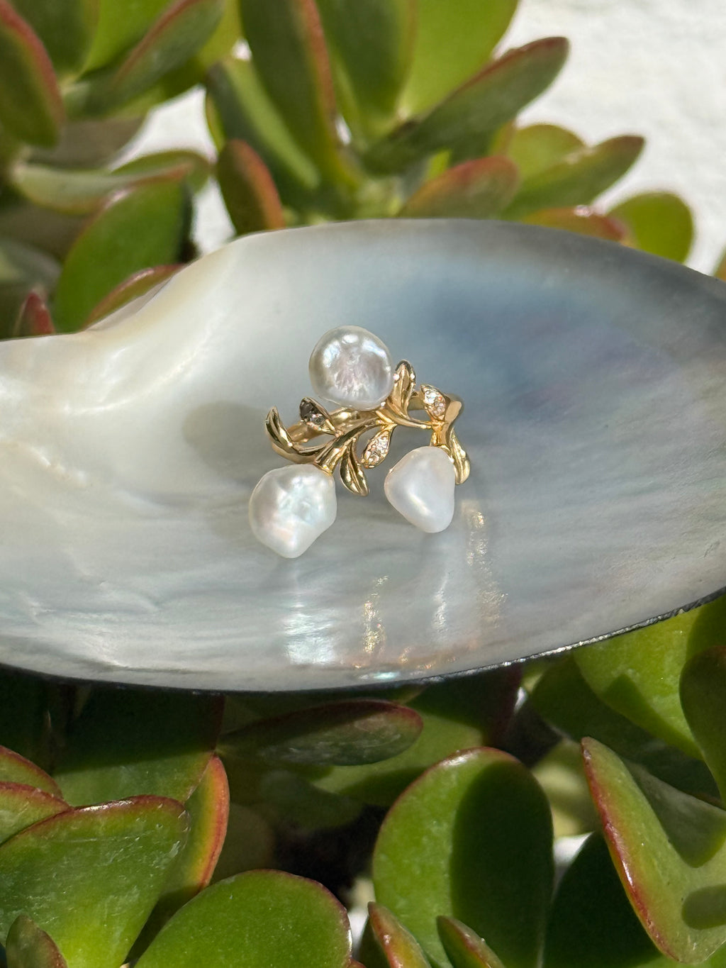 Keshi Pearl Flower Ring “Noemi”