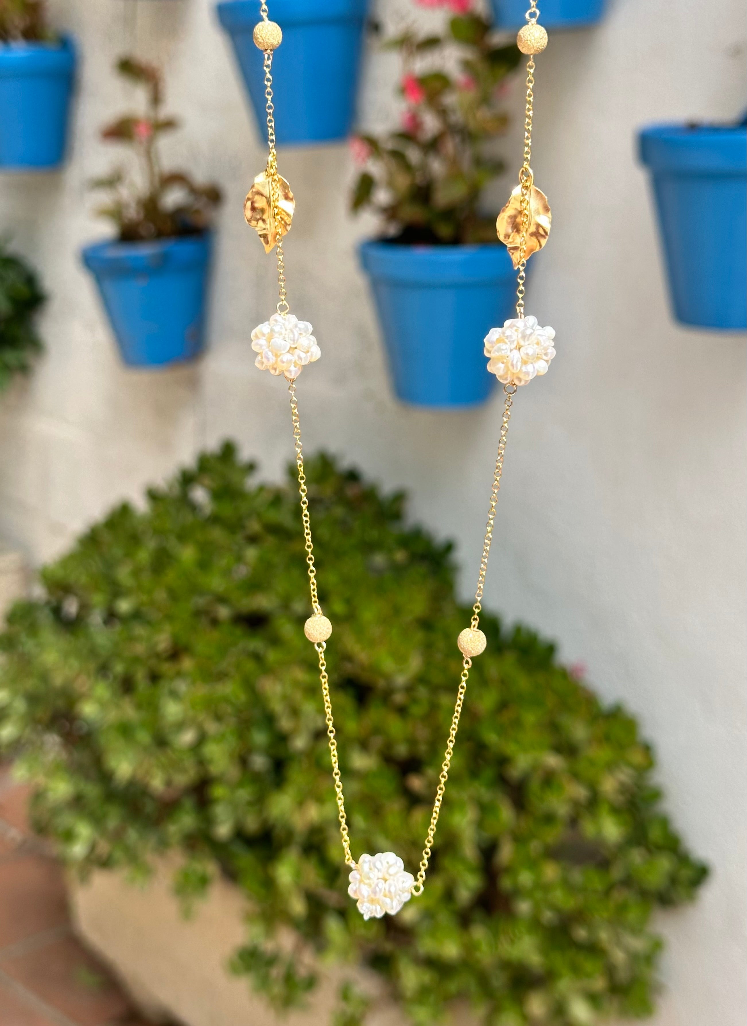 Long Chain Necklace With Pearl Balls And Golden Leaves