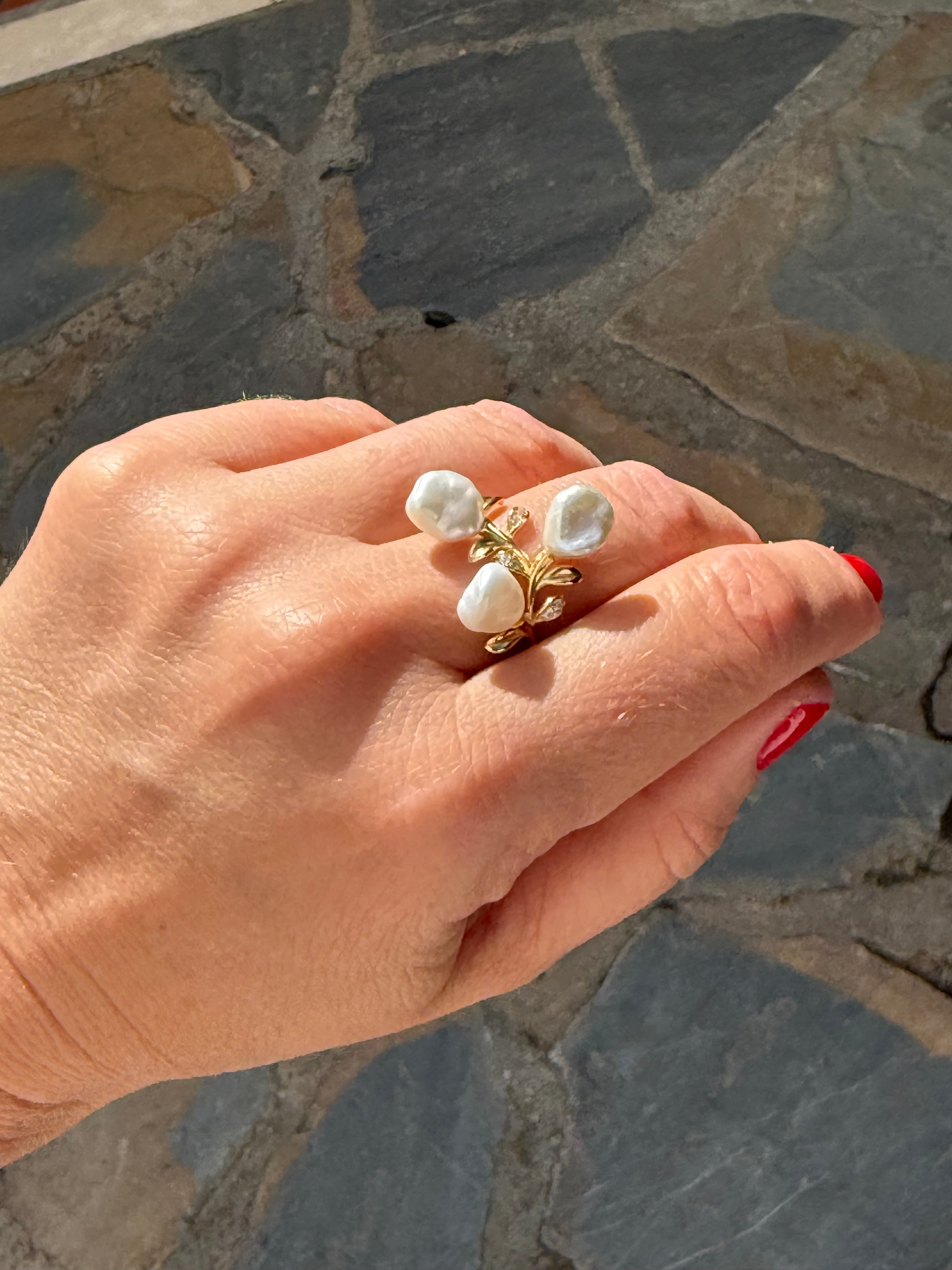 Keshi Pearl Flower Ring “Noemi”
