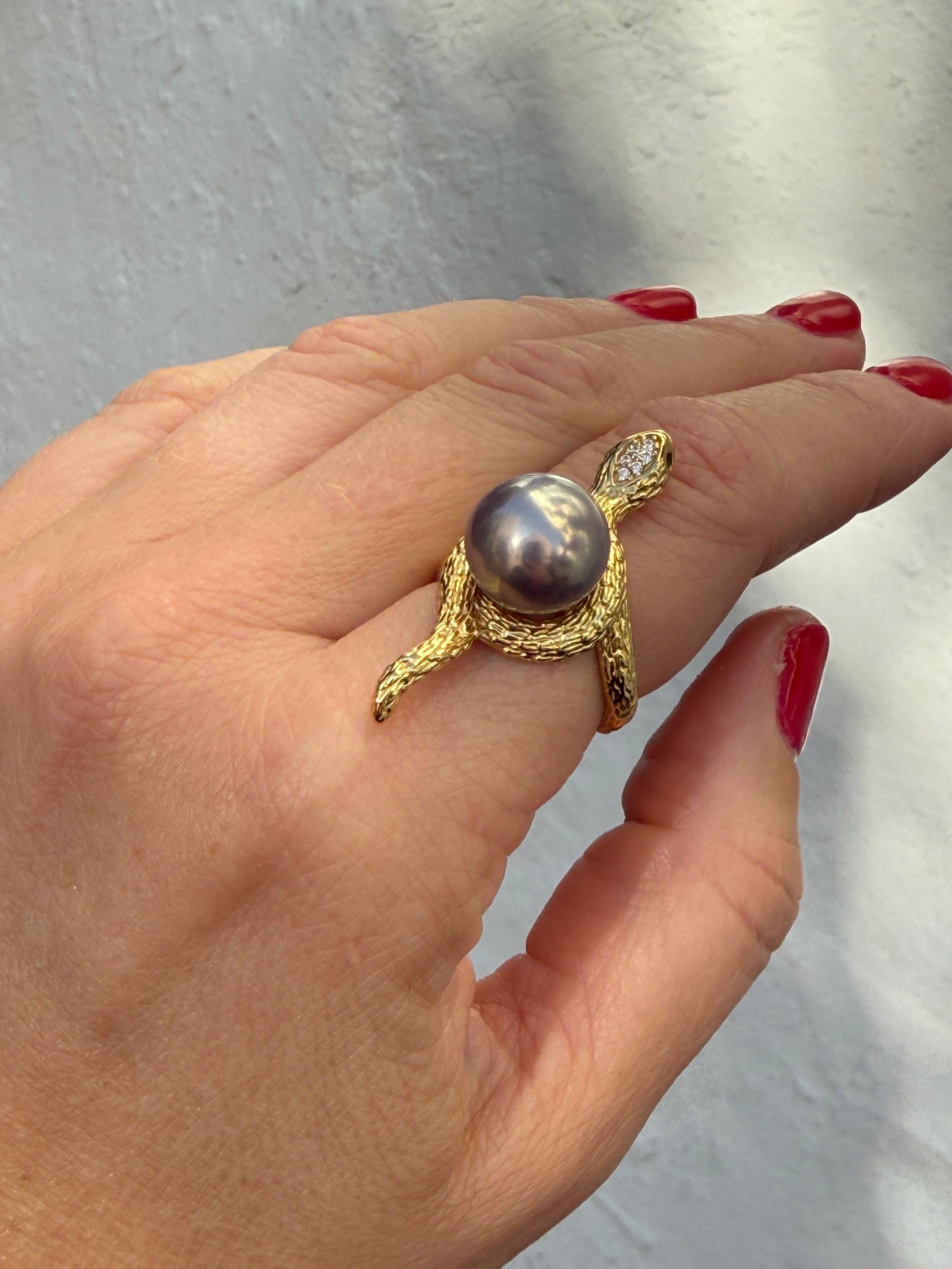 Snake Pearl Ring “Costa Noir”