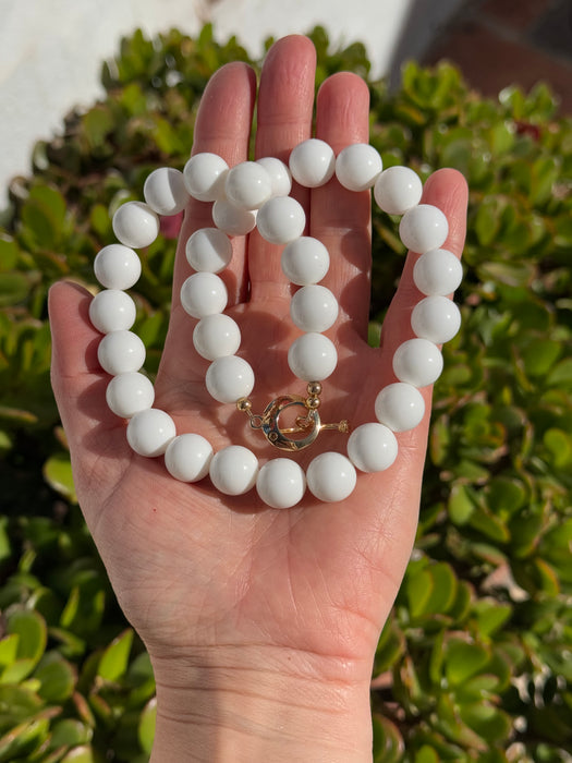 Chunky White Beaded Necklace Made of Giant Clam Shell