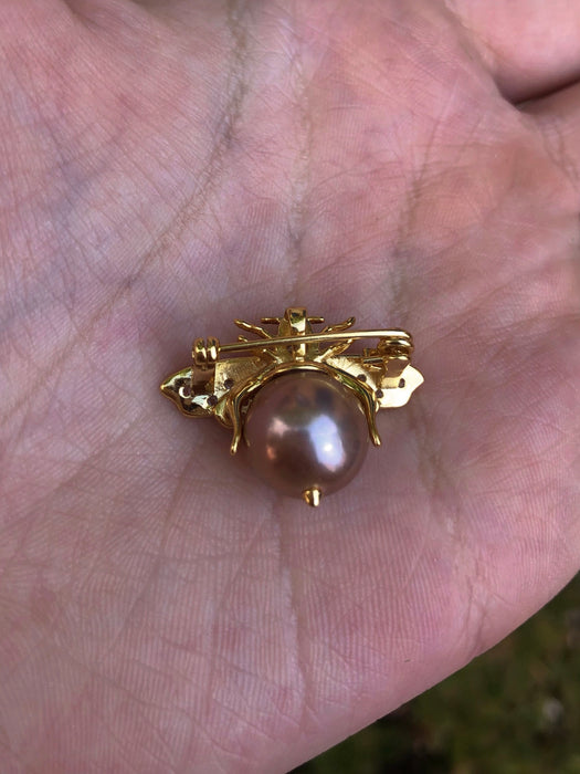 Pearl Bee Brooch