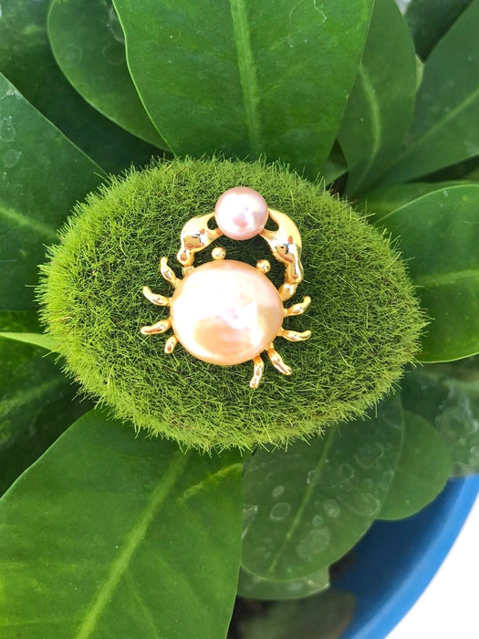 Pearl crab brooch