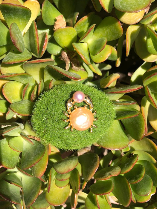 Pearl crab brooch