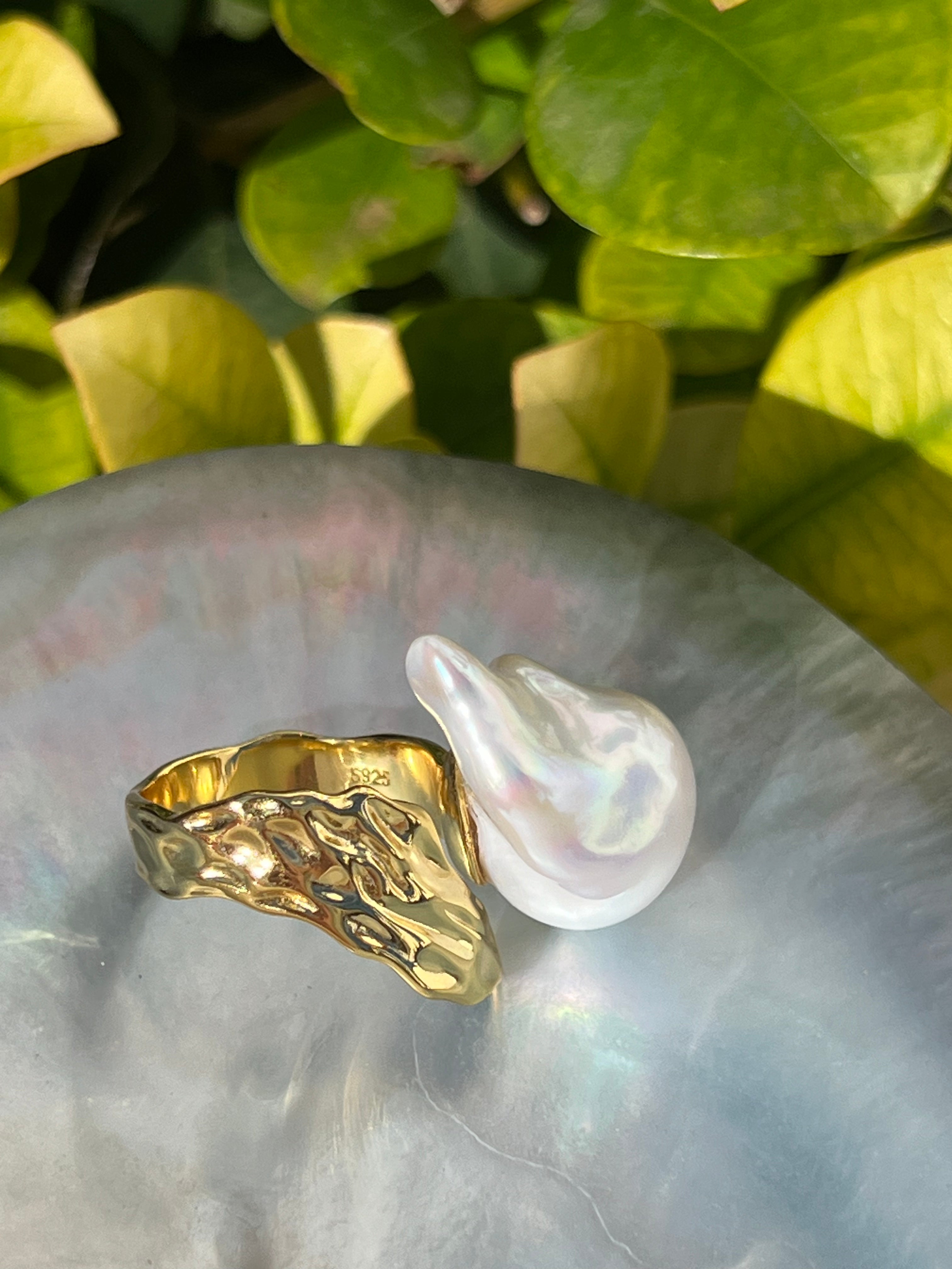 Baroque Pearl Resizable Cocktail Ring