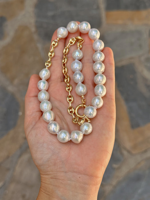 Fashion Assymetric Pearl And Chunky Golden Chain Necklace