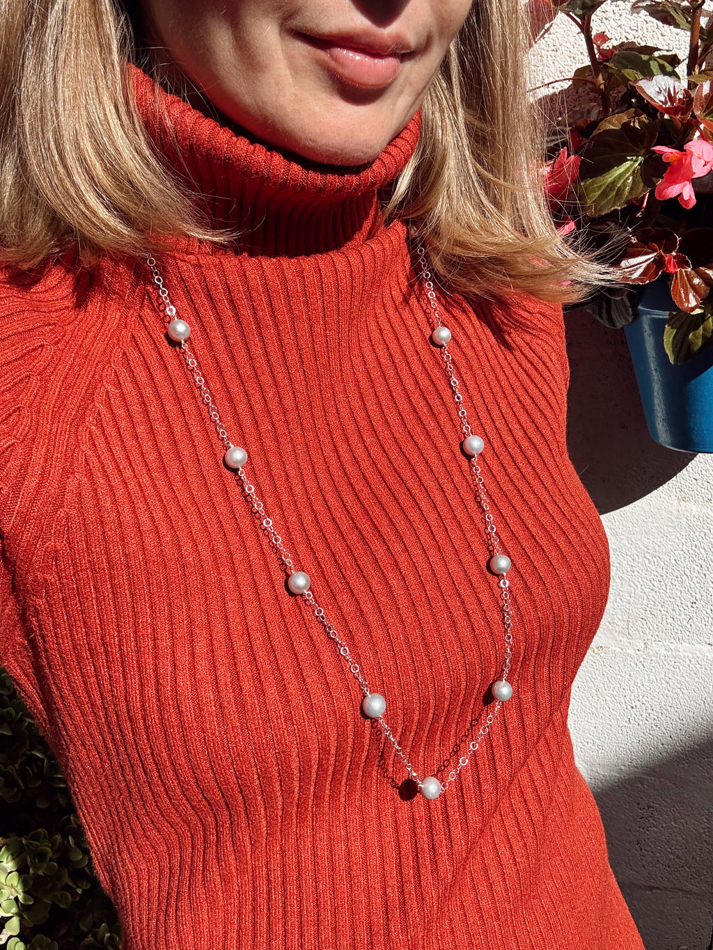 Long Silver Chain With Round Grey Pearls