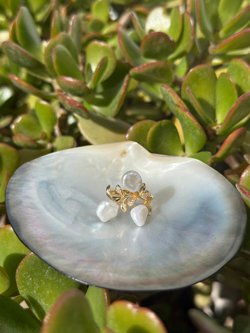 Keshi Pearl Flower Ring “Noemi”