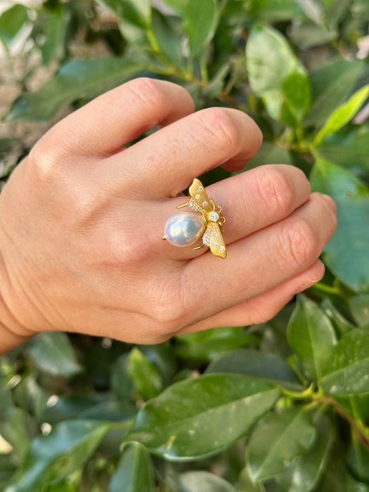 Bee Pearl Ring