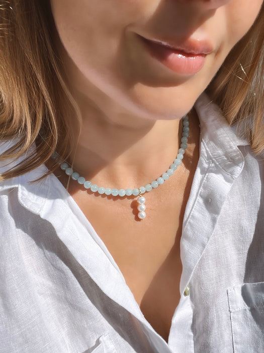 Aquamarine Beaded Choker With Pearl Pendant