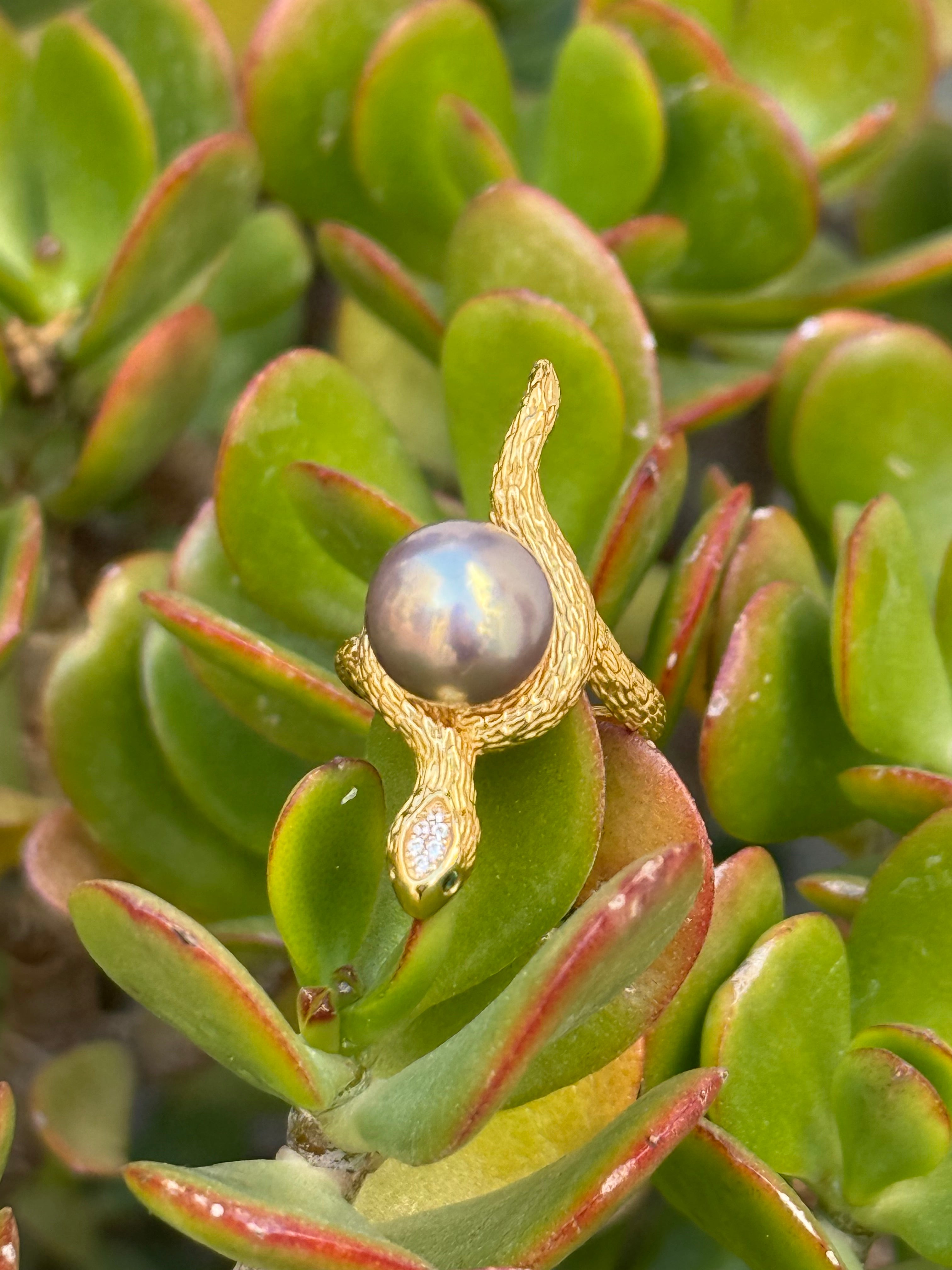Snake Pearl Ring “Costa Noir”