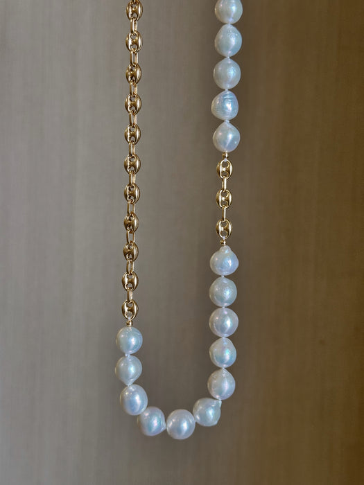 Fashion Assymetric Pearl And Chunky Golden Chain Necklace