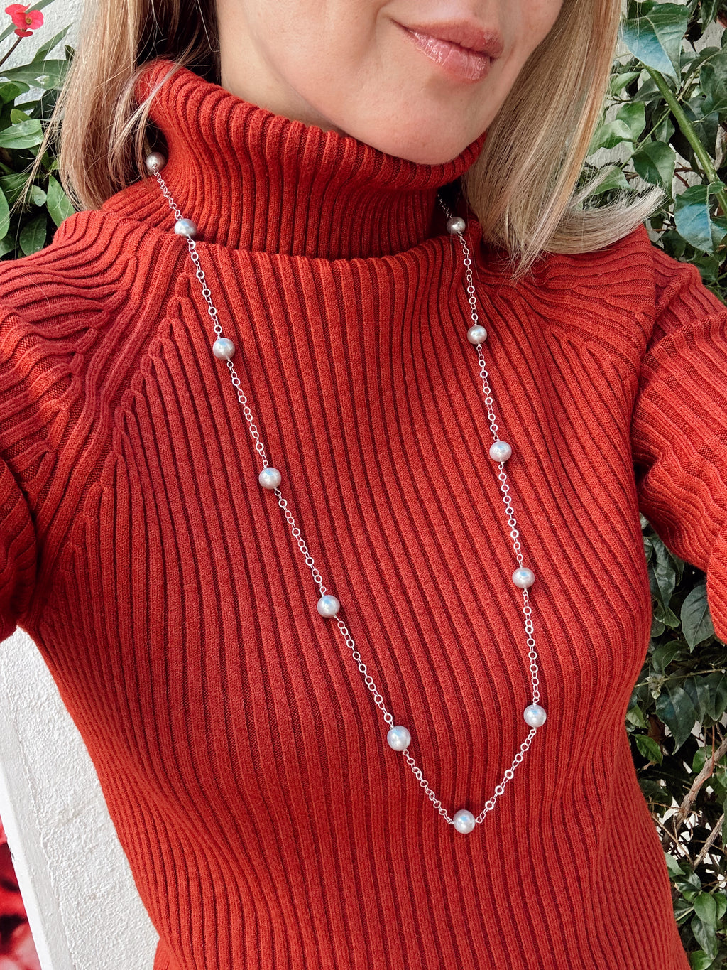 Long Silver Chain With Round Grey Pearls