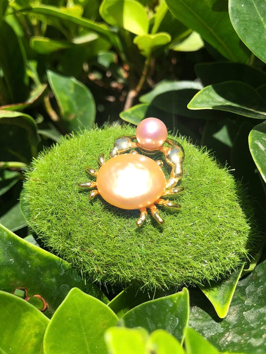 Pearl crab brooch