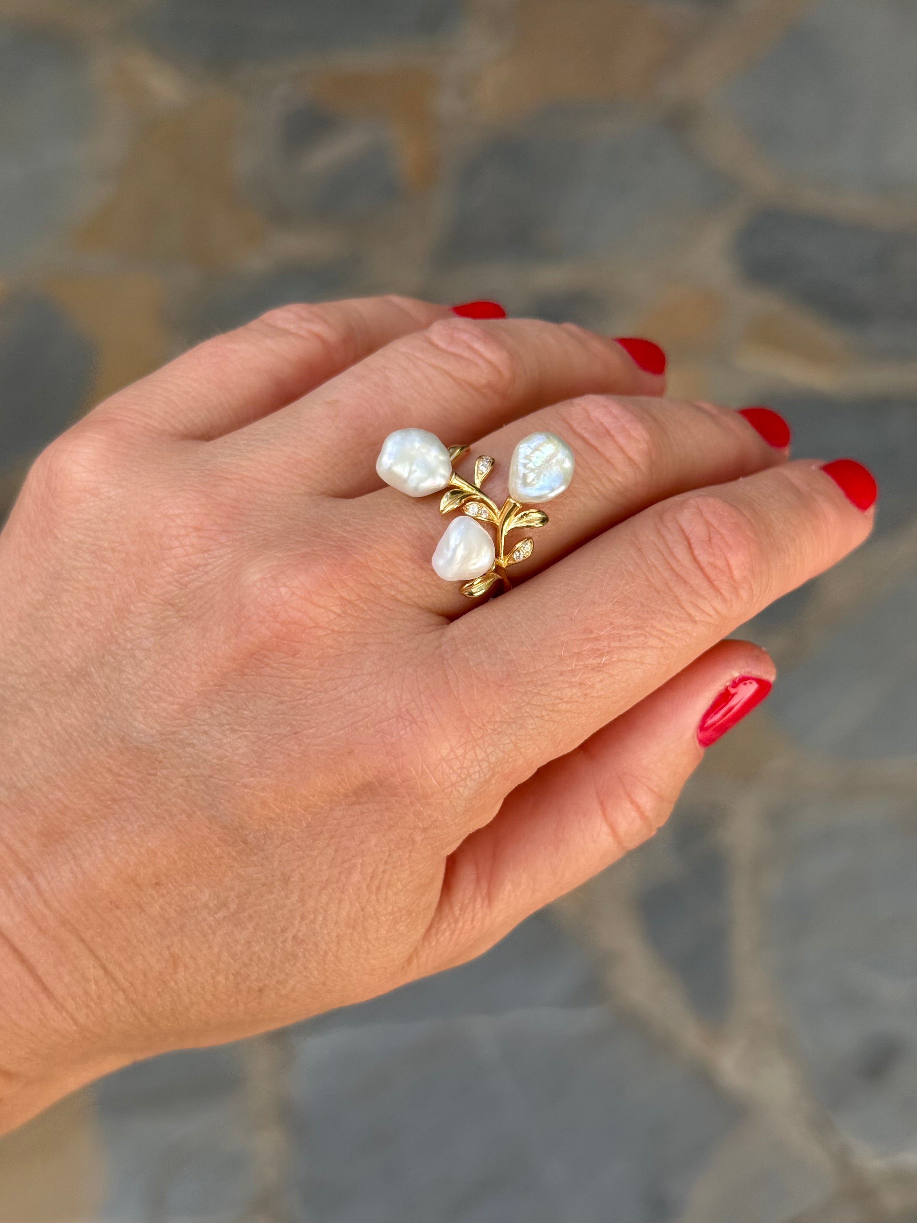 Keshi Pearl Flower Ring “Noemi”