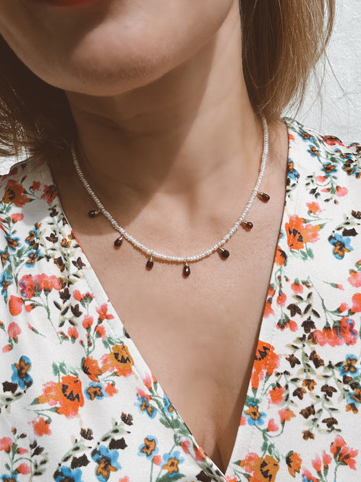 Garnet and pearl dainty necklace