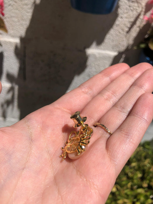 Pearl crab brooch