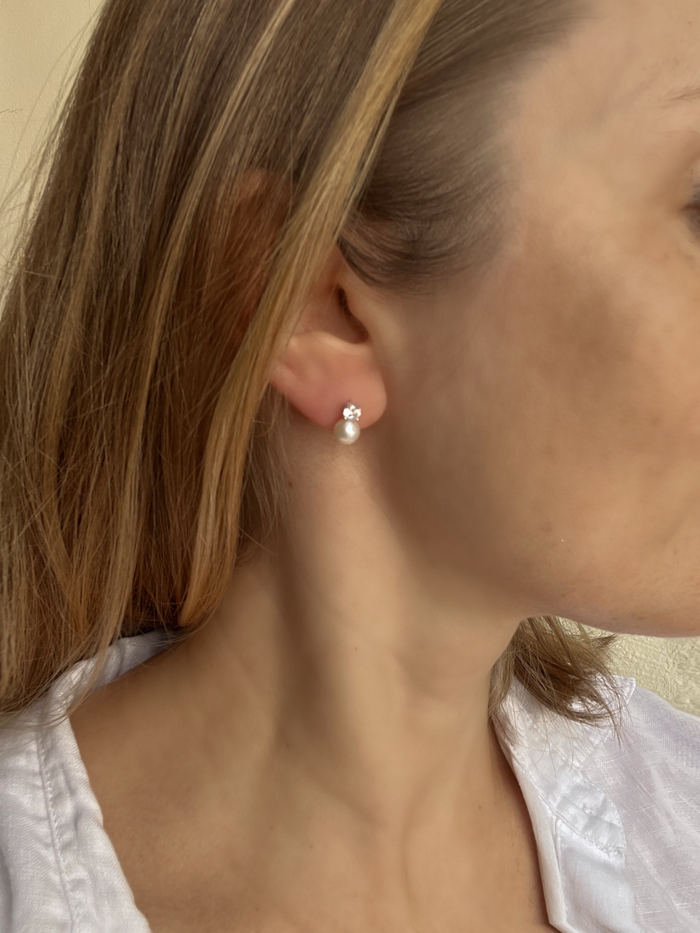 Dainty Pearl Studs With Rhinestones