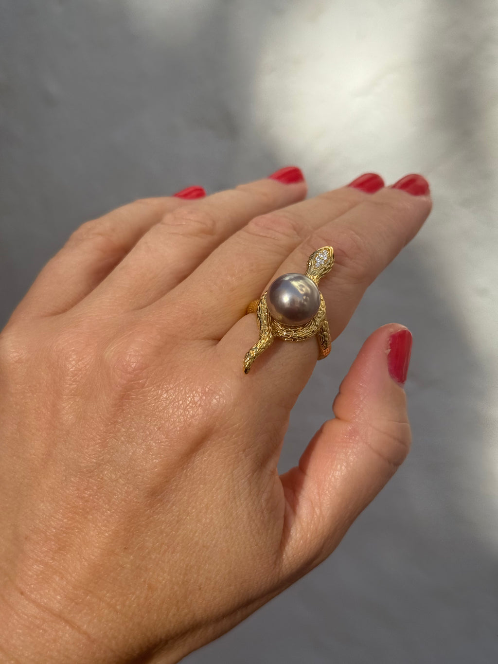 Snake Pearl Ring “Costa Noir”