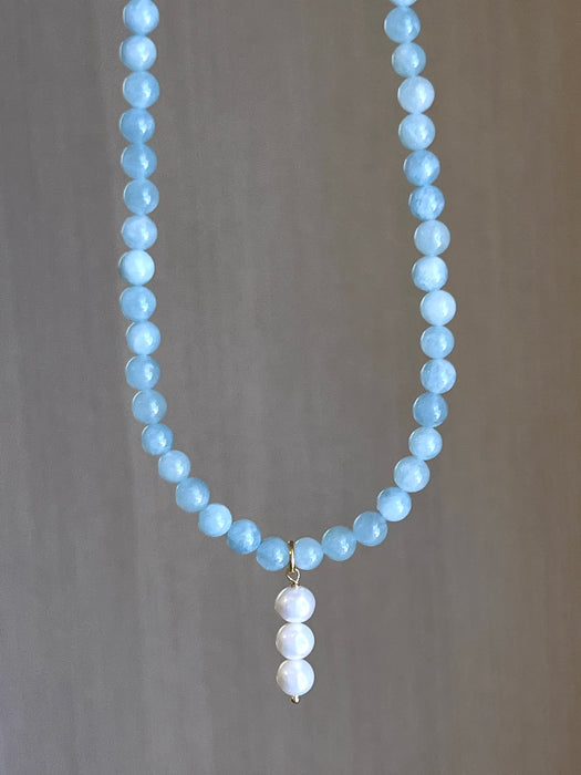 Aquamarine Beaded Choker With Pearl Pendant