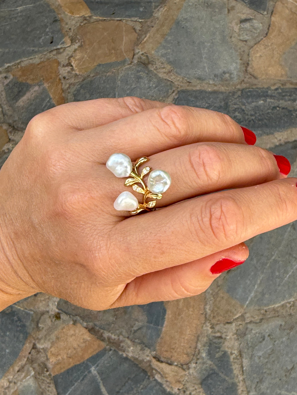 Keshi Pearl Flower Ring “Noemi”