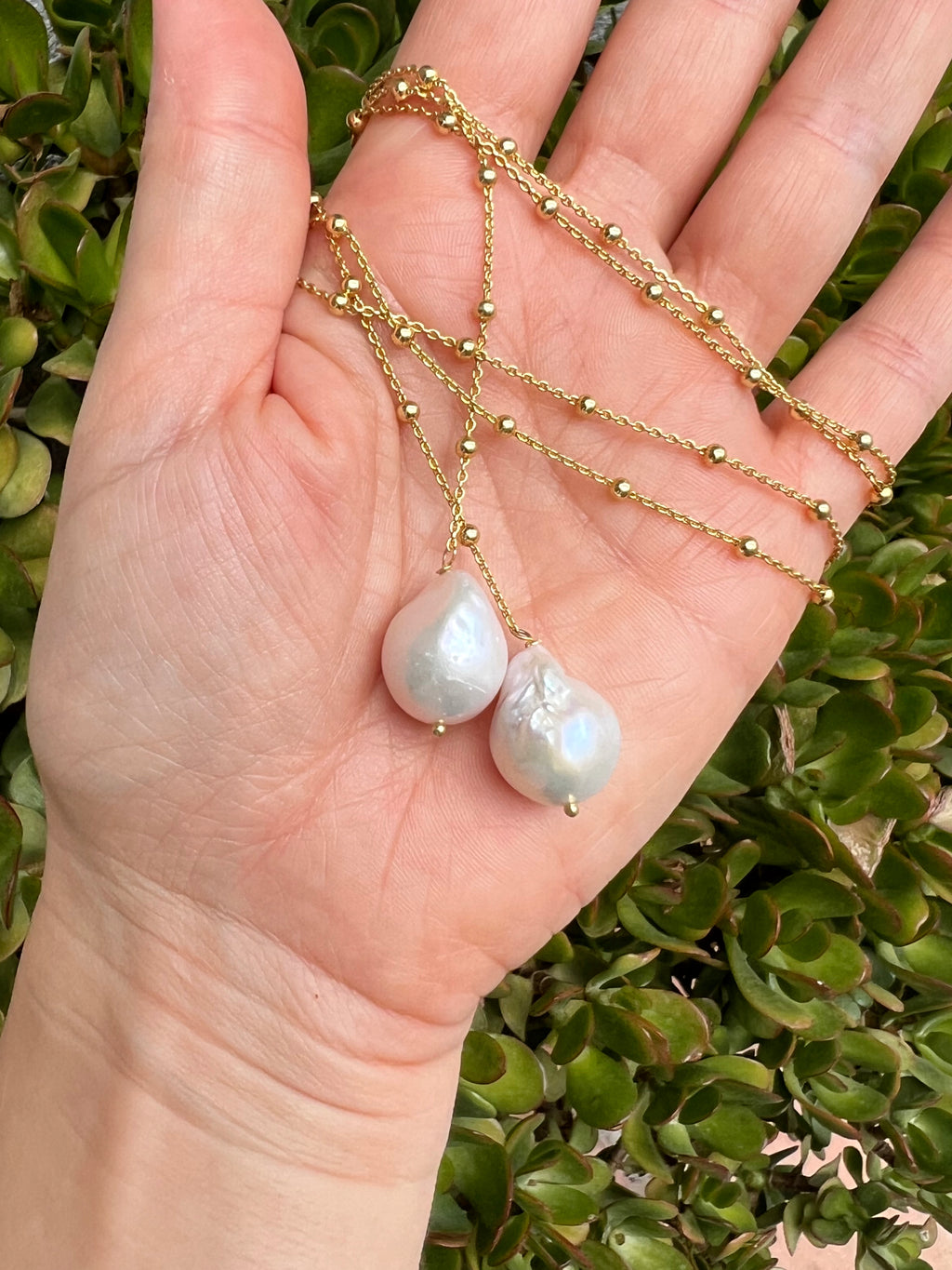 Lariat Necklace With Two Baroque Pearls