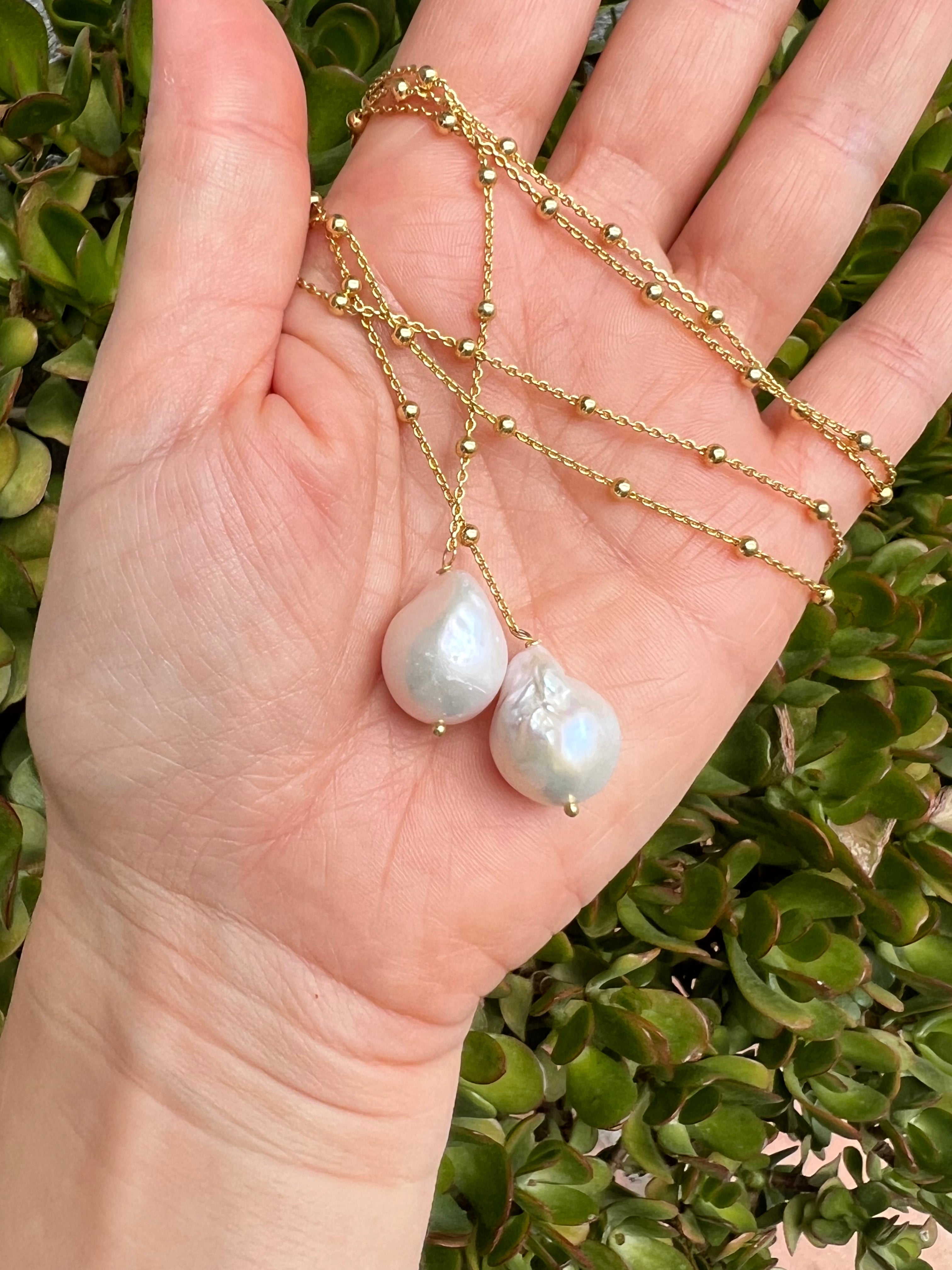 Lariat Necklace With Two Baroque Pearls