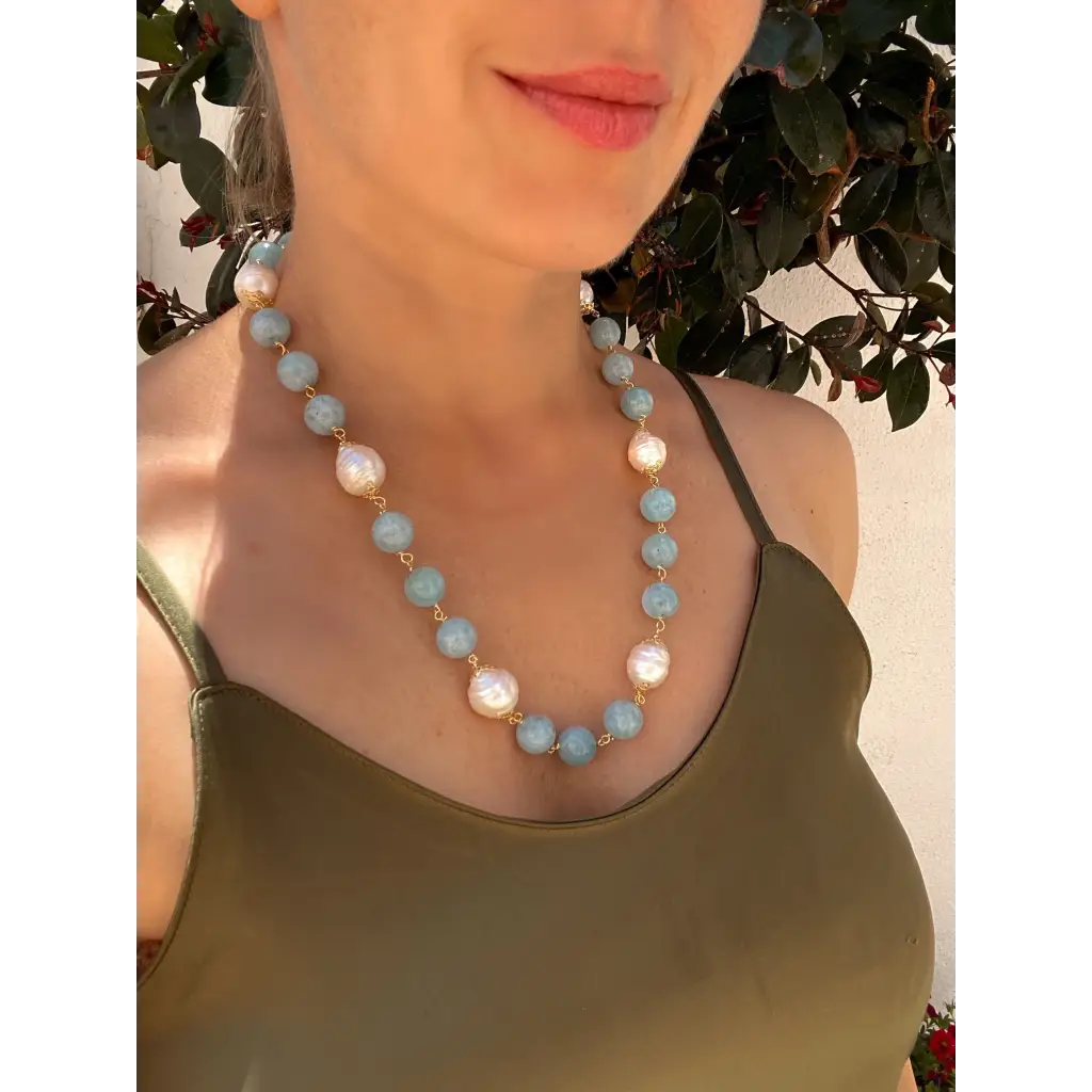 Aquamarine and fresh water pearls classic necklace gold