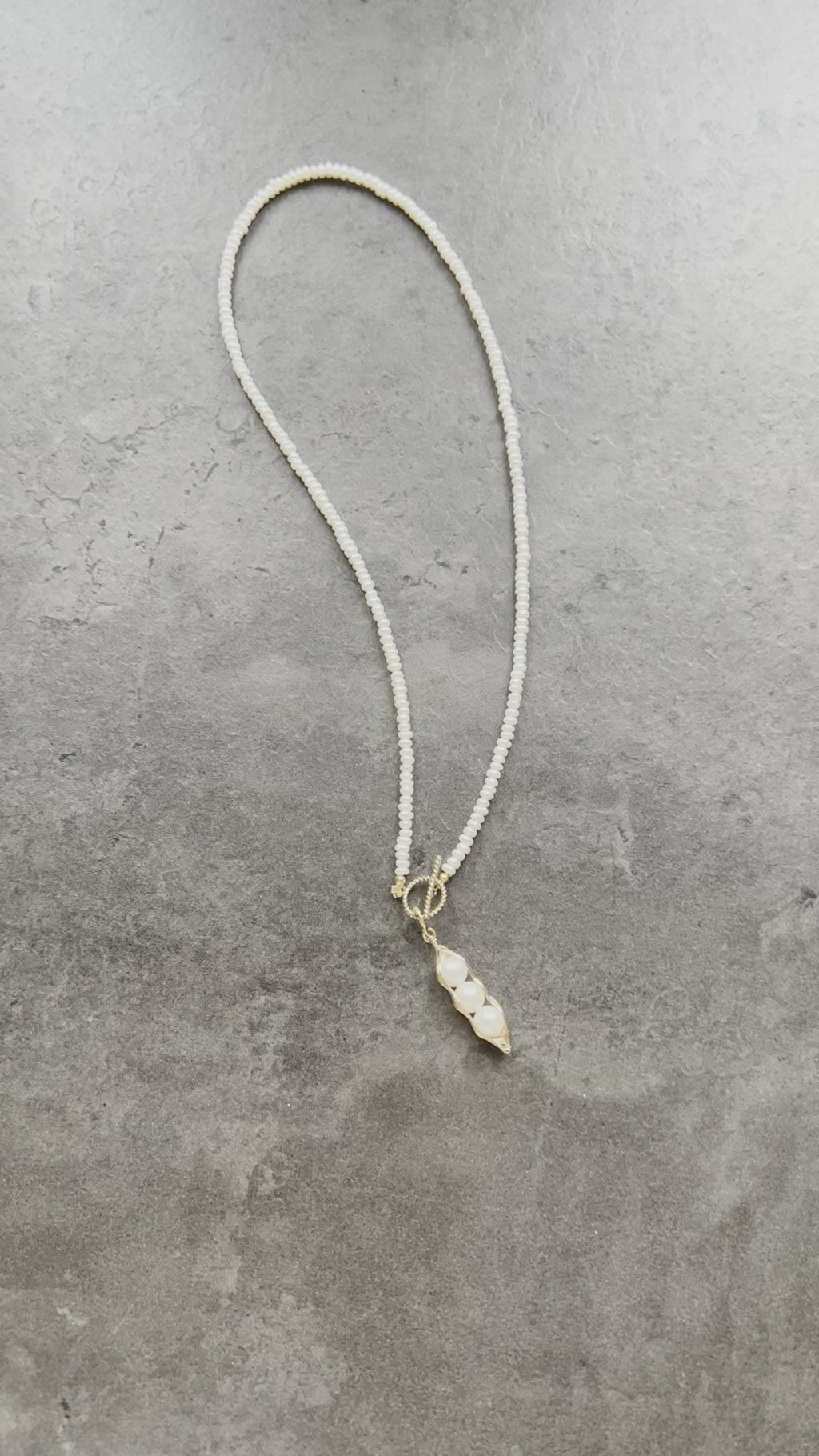 Pearl pea pod necklace