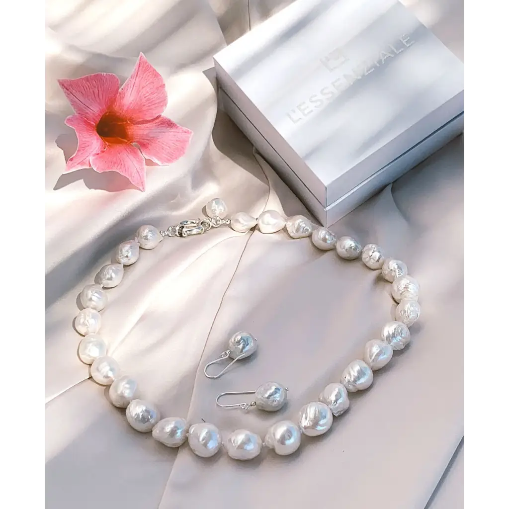 Baroque Pearls Necklace With Silver Marine Lock Real pearls