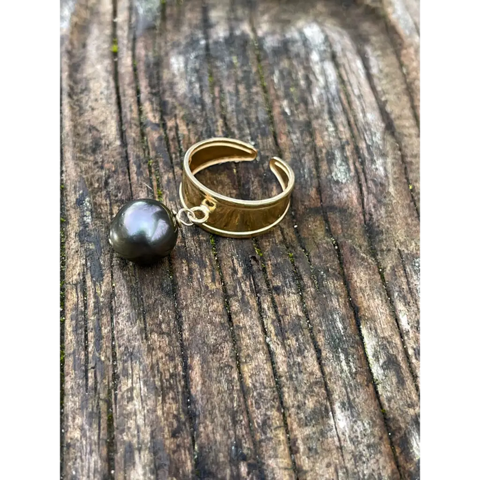 Black genuine Tahitian pearl adjustable ring gold plated