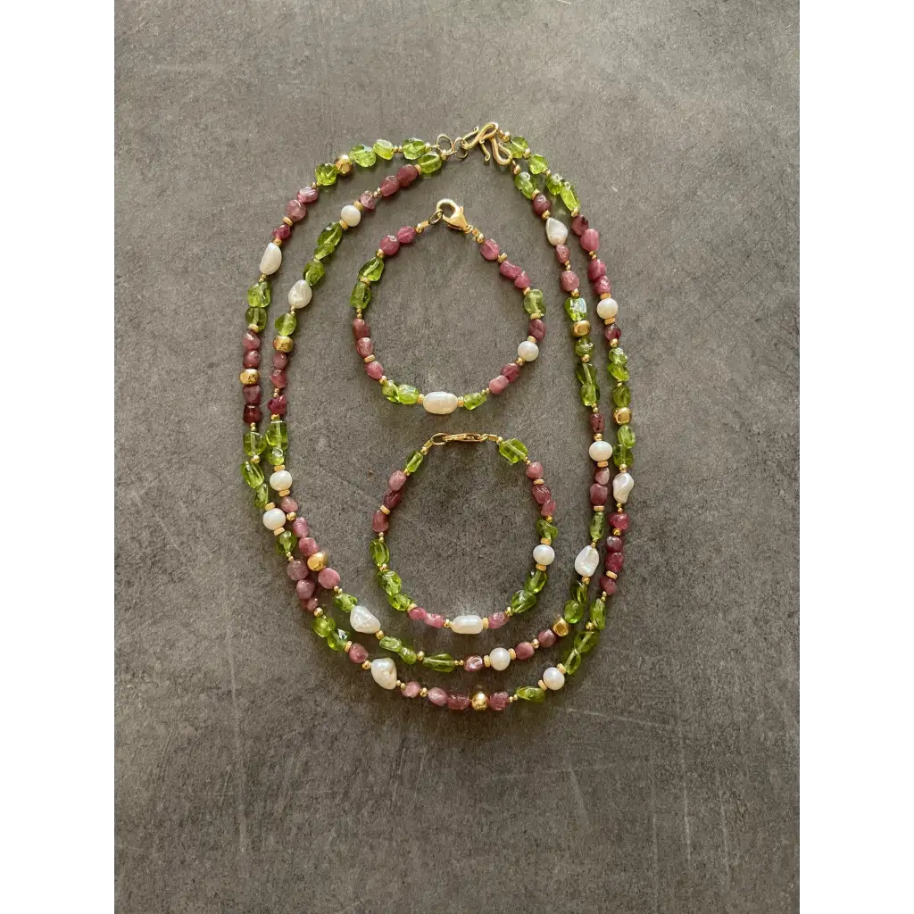 Bohemian necklace transformer made of baroque pink