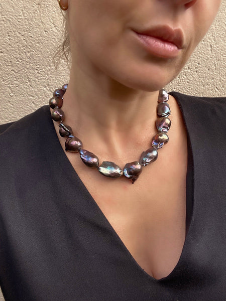 Chunky black baroque pearl necklace with magnetic hands