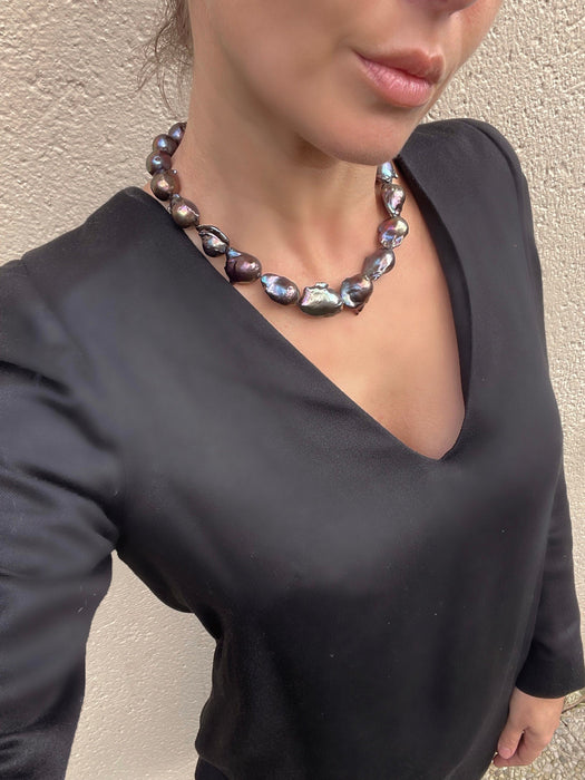 Chunky black baroque pearl necklace with magnetic hands