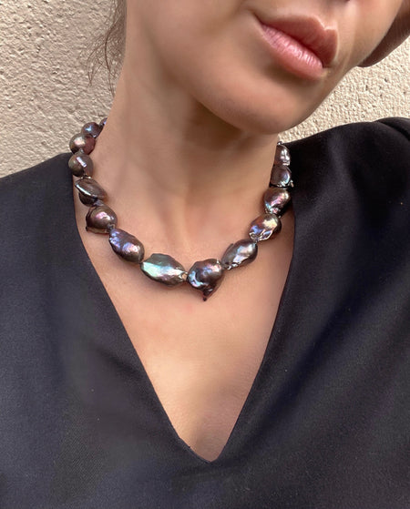 Chunky black baroque pearl necklace with magnetic hands