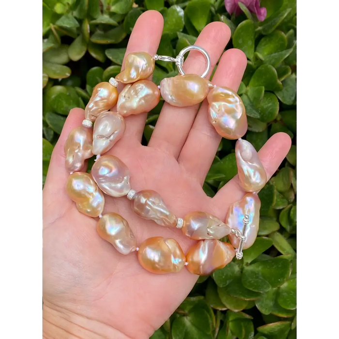 Chunky pink baroque pearl necklace with 925 silver details