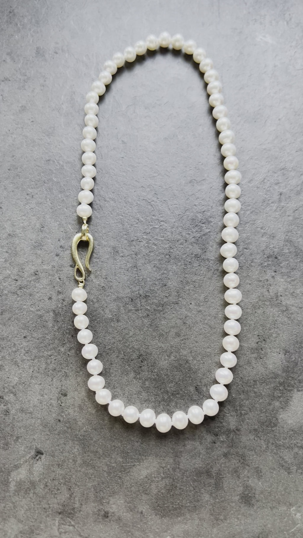 classic white pearl necklace 