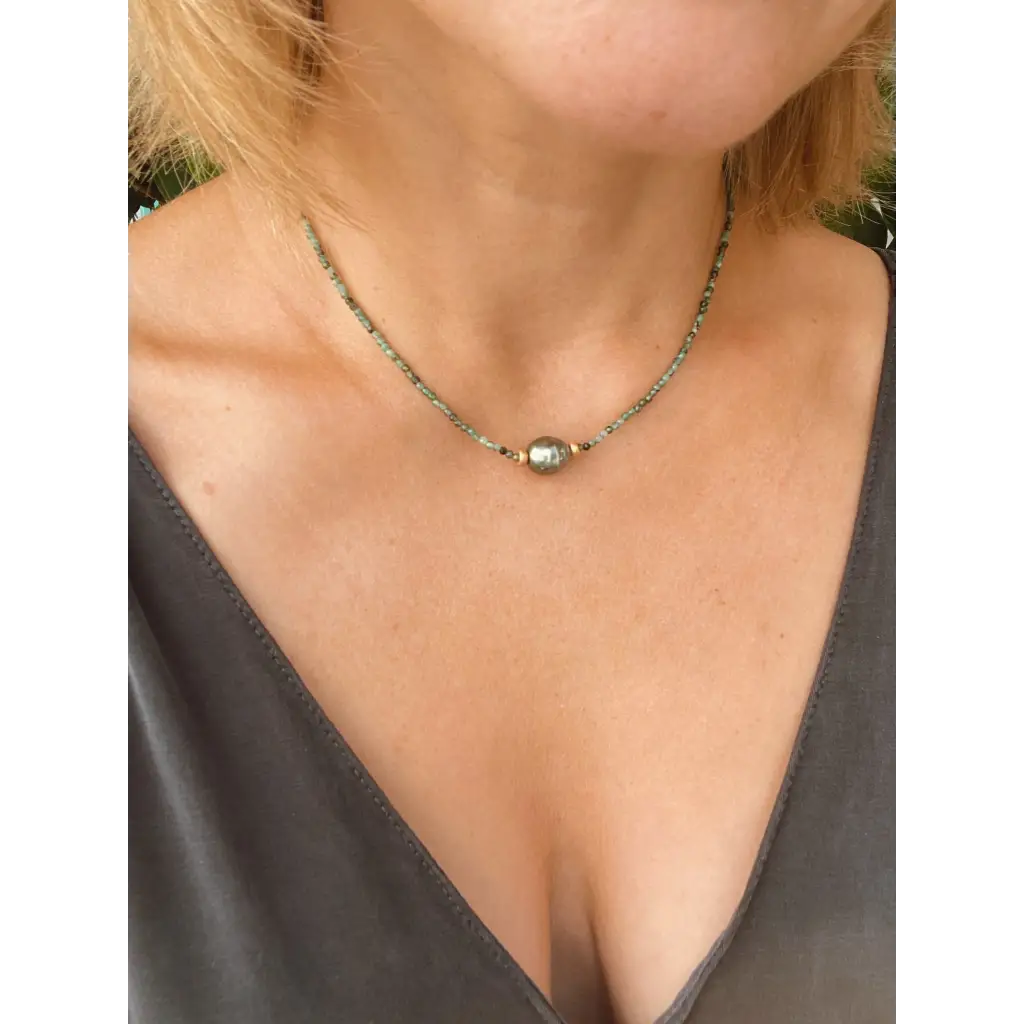 Emeralds Tahitian pearl and solid 18k gold minimalist short