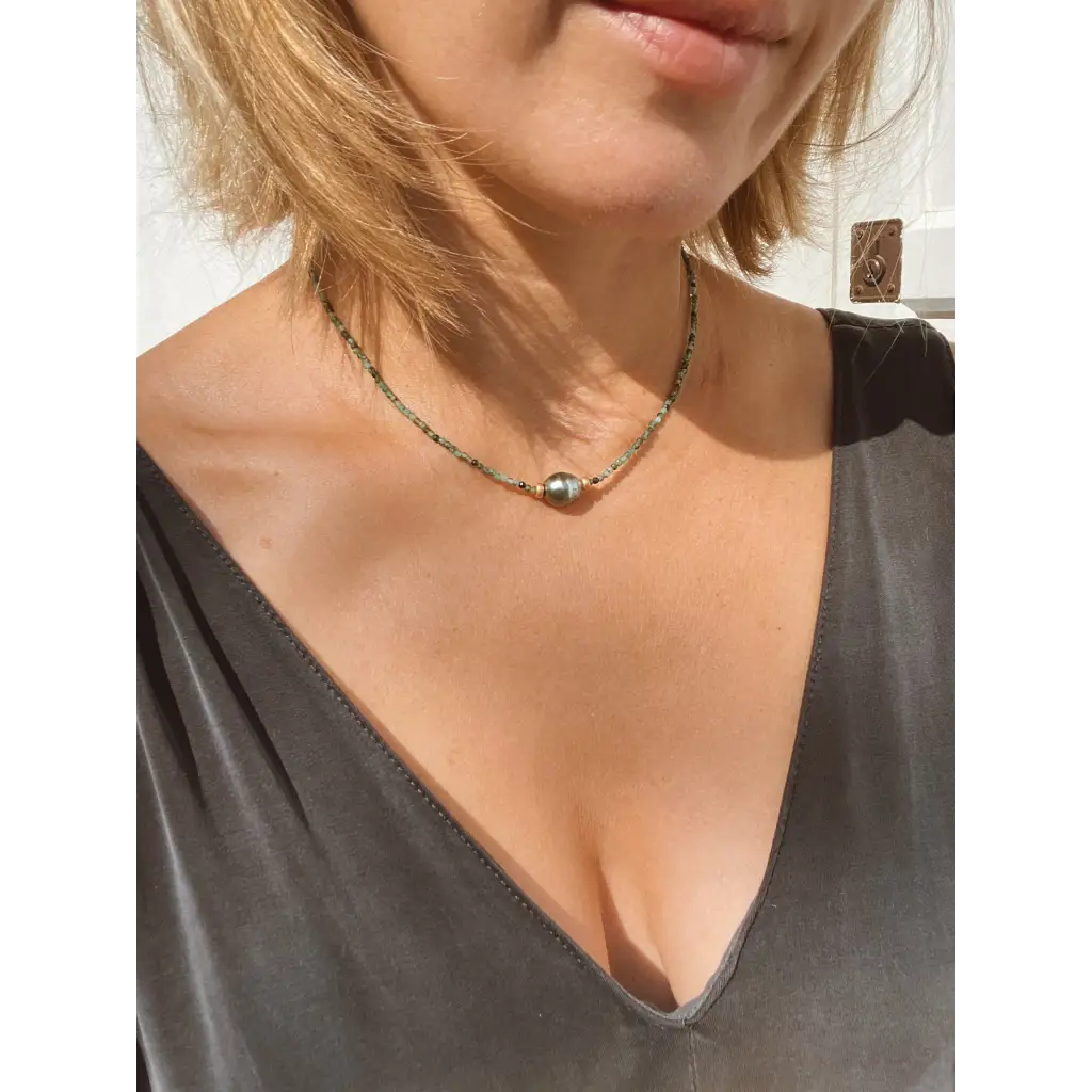 Emeralds Tahitian pearl and solid 18k gold minimalist short
