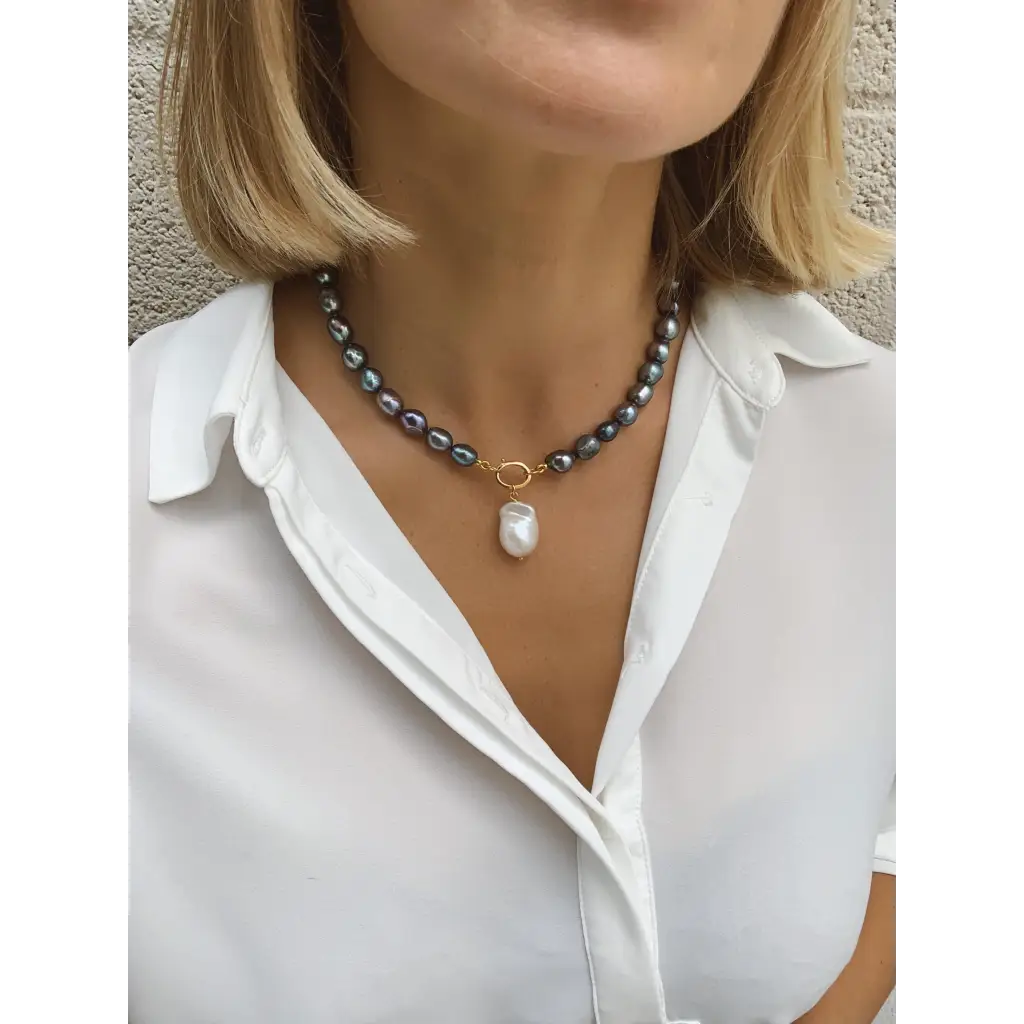 Genuine fresh water black pearl necklace with baroque pearl