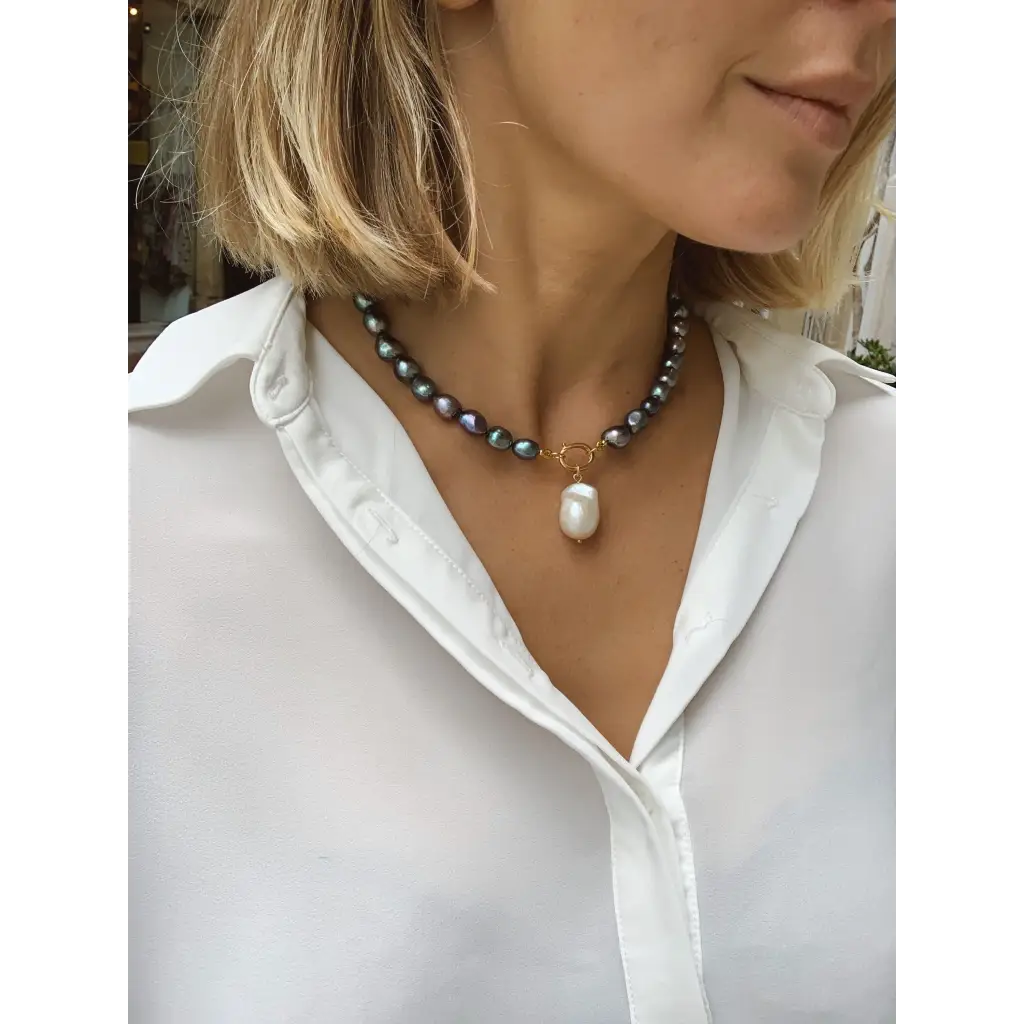 Genuine fresh water black pearl necklace with baroque pearl