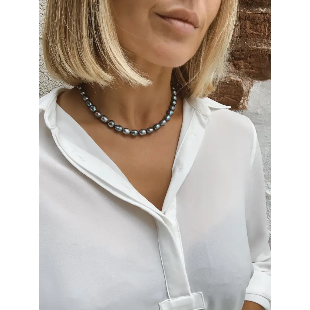 Genuine fresh water black pearl necklace with baroque pearl