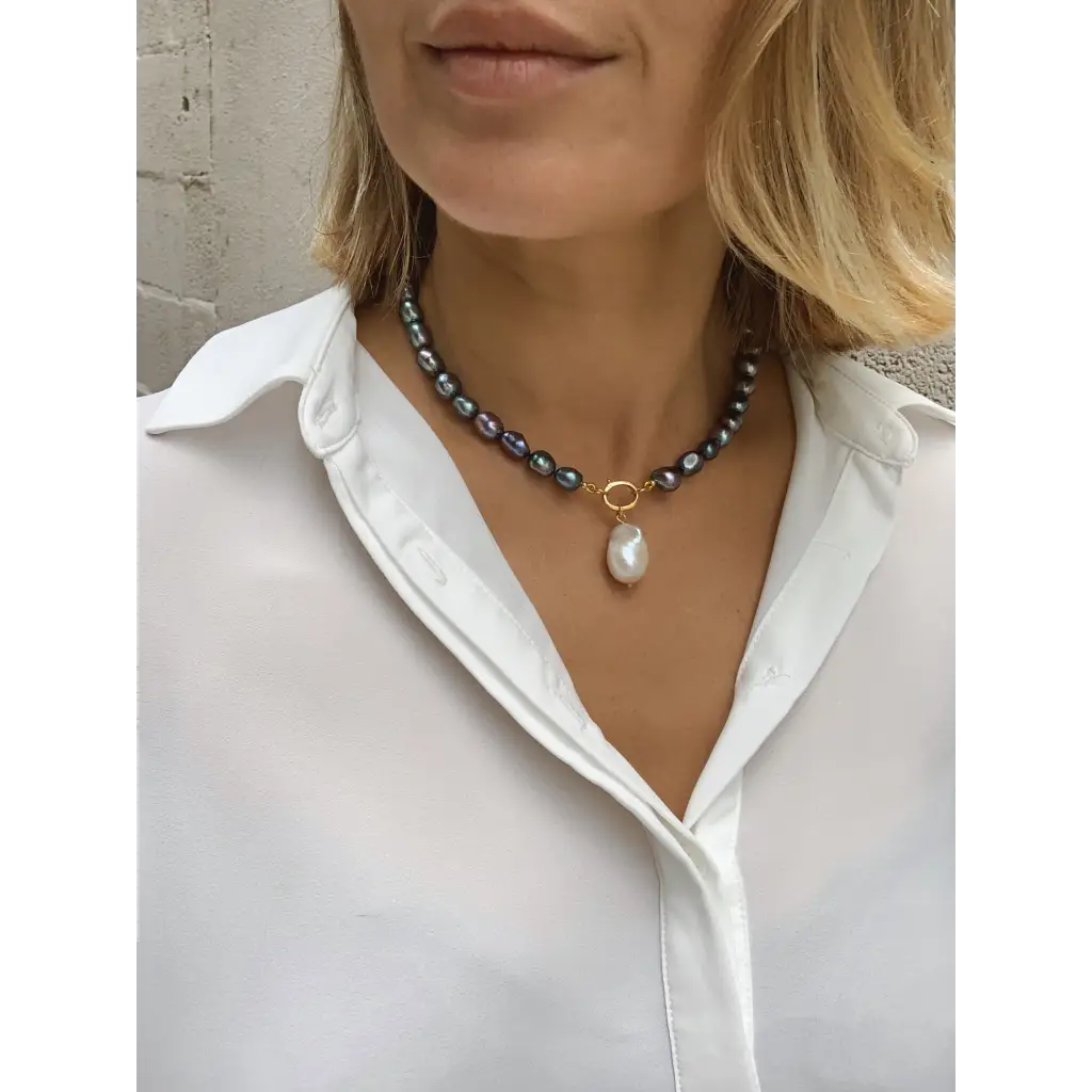 Genuine fresh water black pearl necklace with baroque pearl