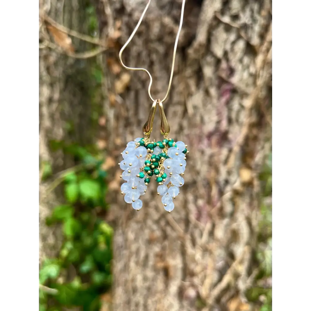 Grape earrings made of lace agate/ chalcedony and malachite
