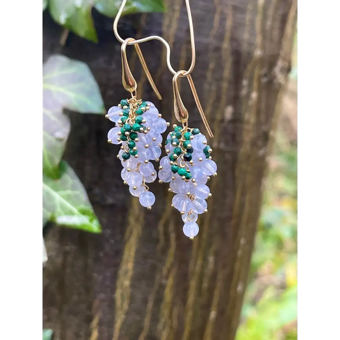 Grape earrings made of lace agate/ chalcedony and malachite