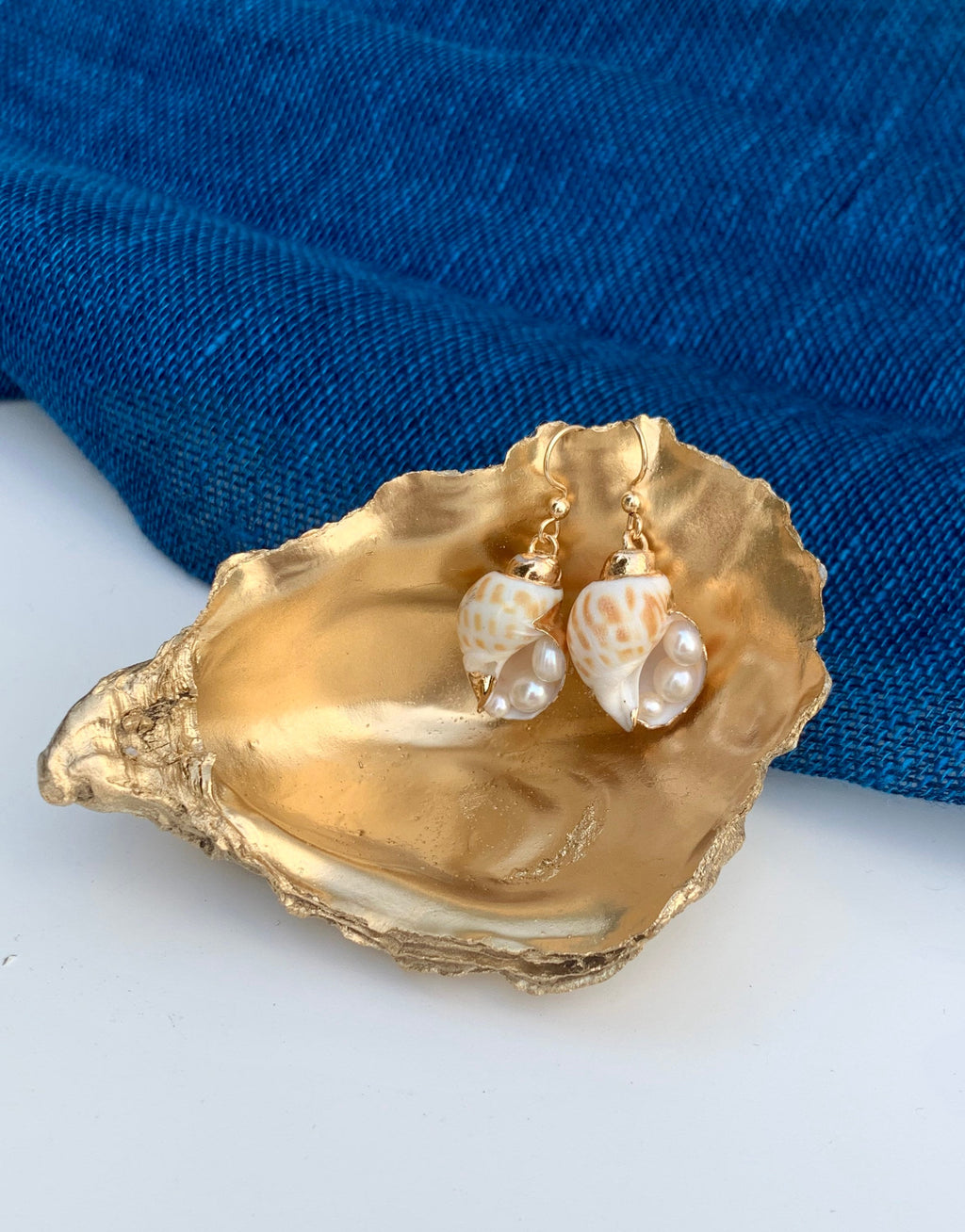 Sea shell and real pearls earrings