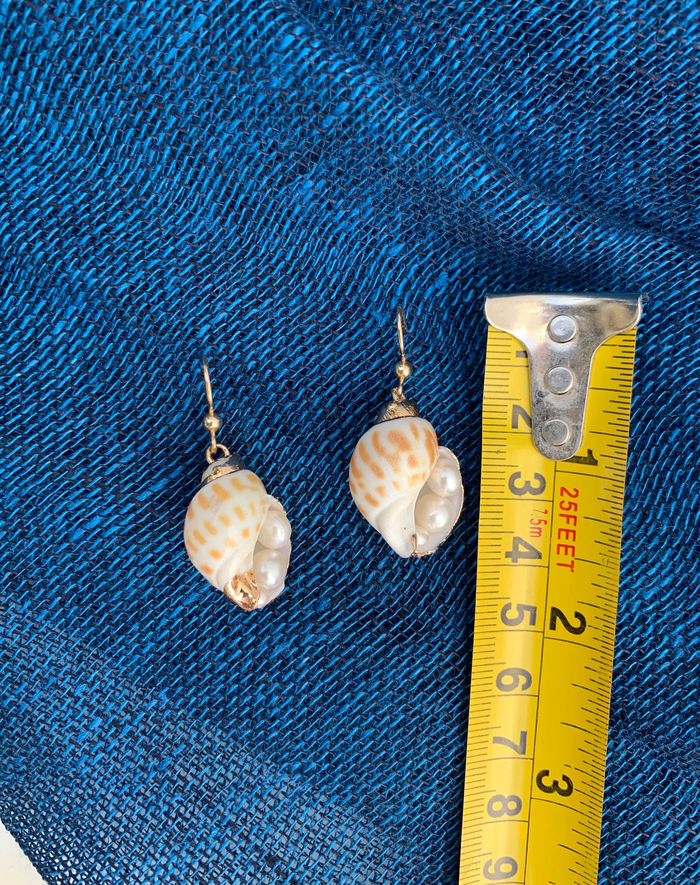 Sea shell and real pearls earrings