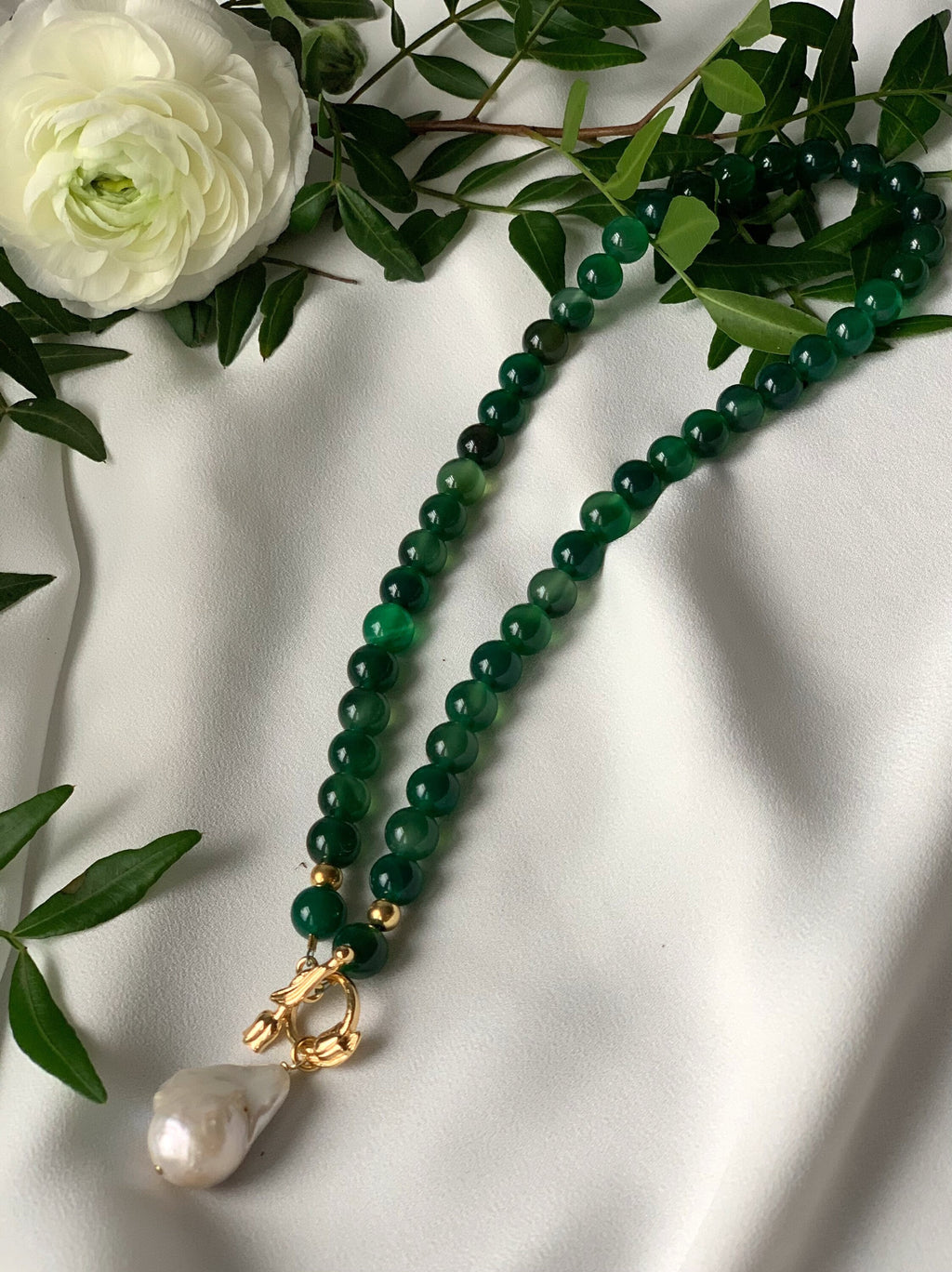Dark Green Agate and Pearl Beaded Necklace “Seraphine”