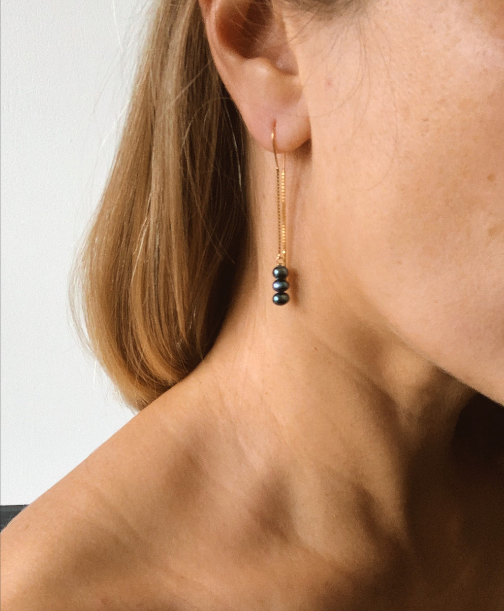 Black pearl threader earrings, dainty minimalist pearl earrings