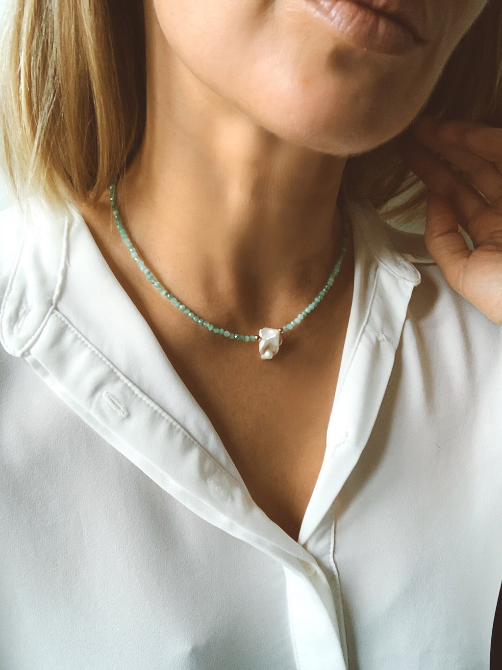 Emerald and single keshi pearl necklace. Gold filled 925 silver, natural gemstones